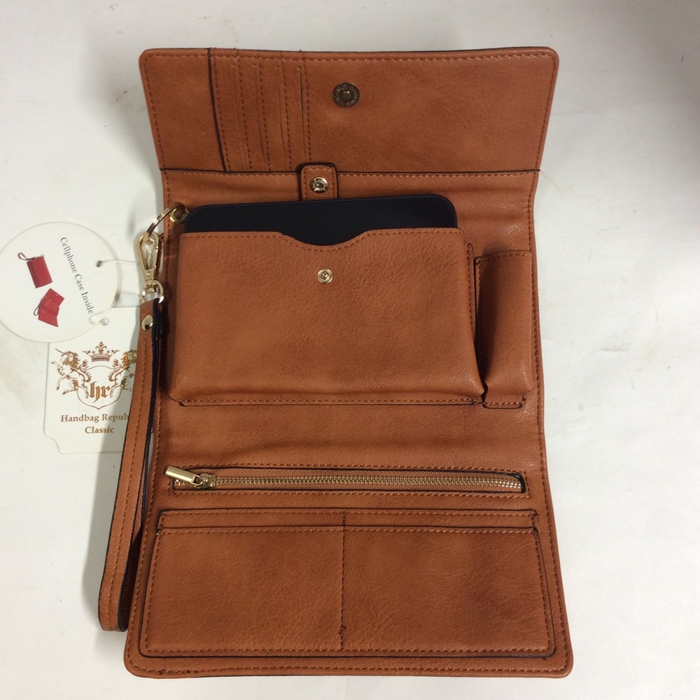 Handbag Republic Classic Tan Ladies Wrist Wallet
